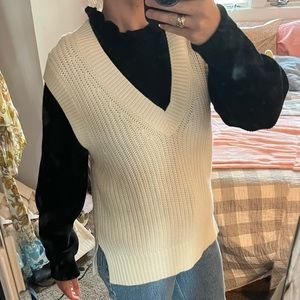 Abercrombie Cream Color Knit Sweater Vest - NWT / NEW / Size XS